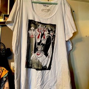 Torrid Disney size 5 Villains T- shirt lots of life left